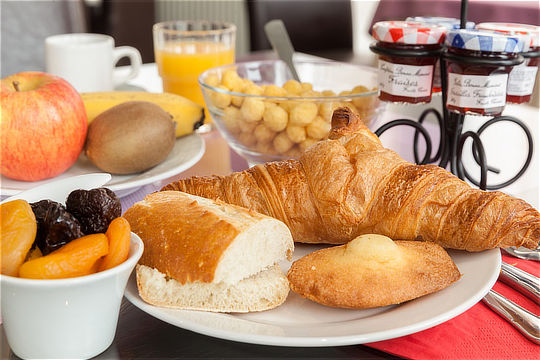 buffet breakfast